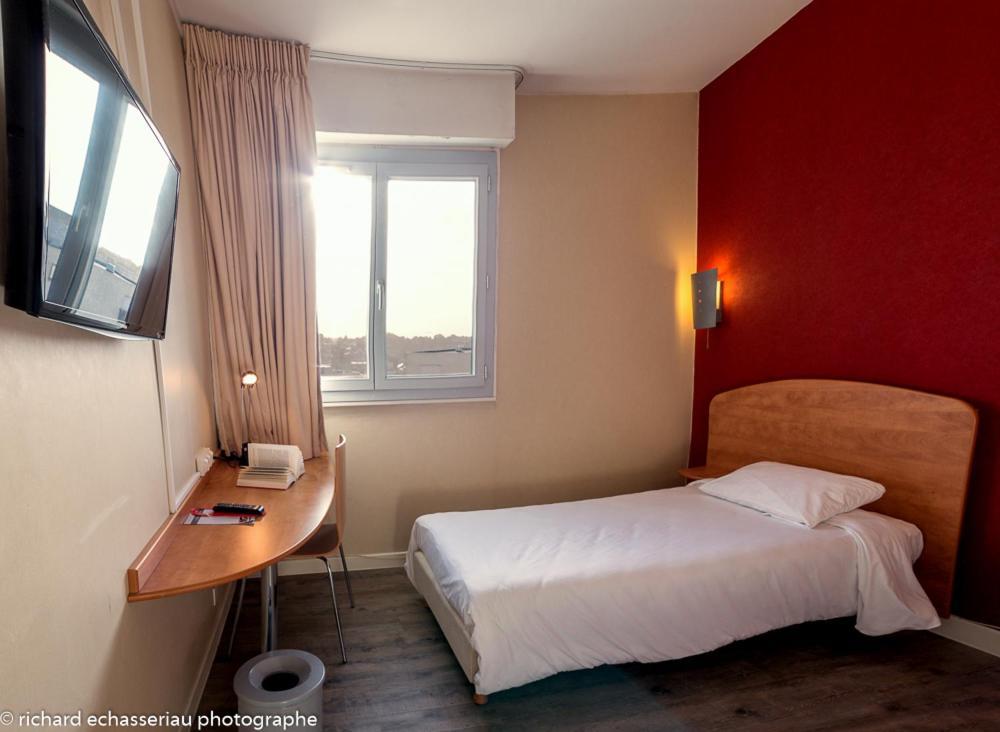 Hotel De La Vendee La Roche-sur-Yon Zewnętrze zdjęcie