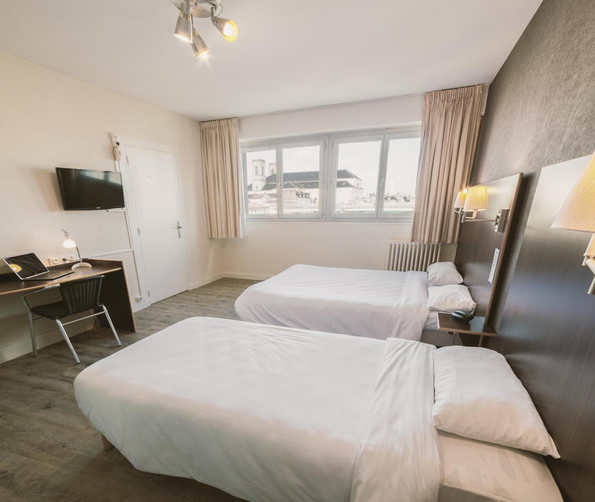 Hotel De La Vendee La Roche-sur-Yon Zewnętrze zdjęcie