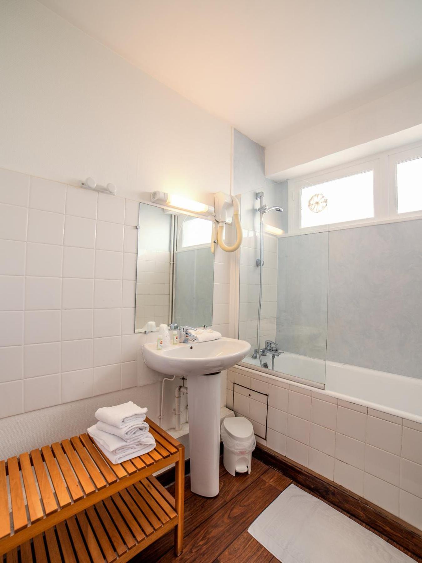 Hotel De La Vendee La Roche-sur-Yon Zewnętrze zdjęcie
